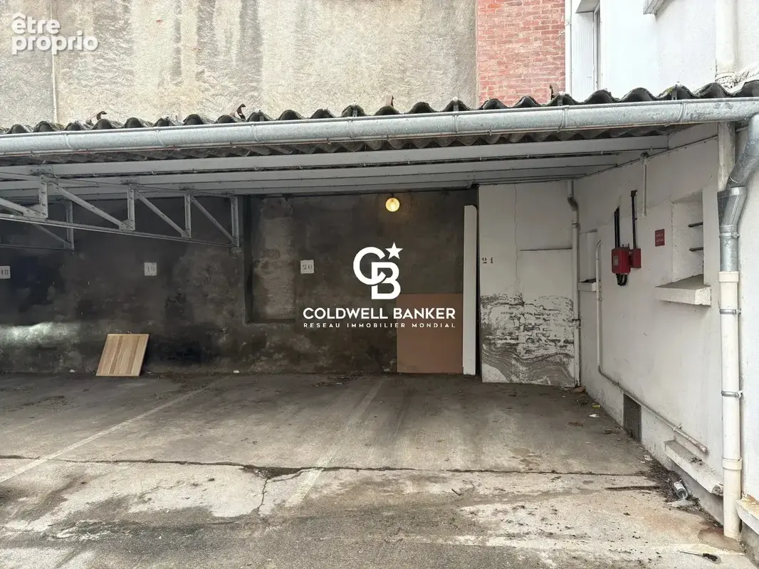 Nantes centre ville graslin – place de parking couverte securisee - photo 1
