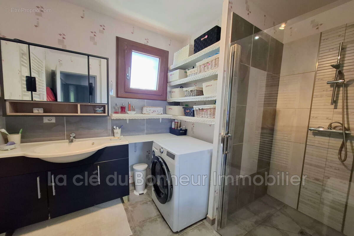 Maison 82 m² à Montagnac-Montpezat  - photo 6