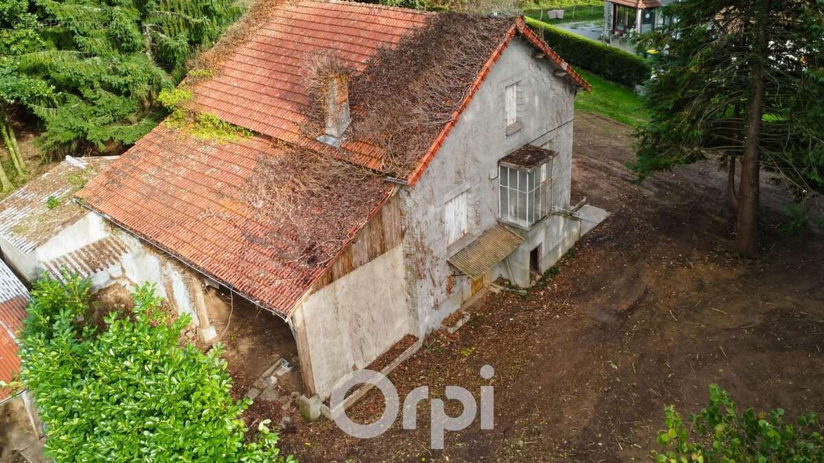 Maison à LA JONCHERE-SAINT-MAURICE