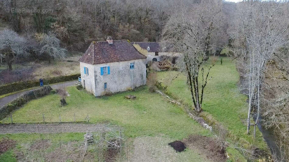 Maison à SAINT-SAUVEUR-LA-VALLEE