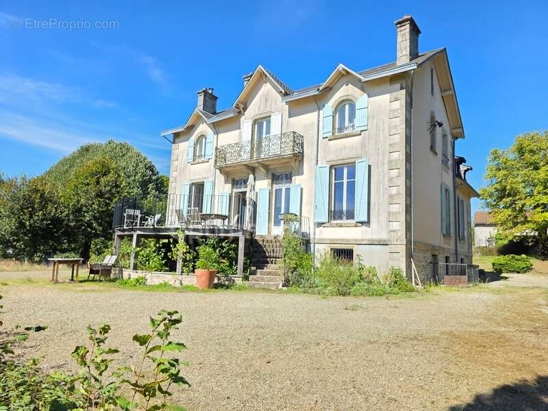 Maison à SAINT-AMAND-JARTOUDEIX