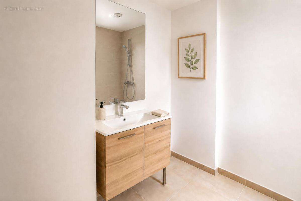 Appartement T3 de 60m² à MARSEILLE - photo 5