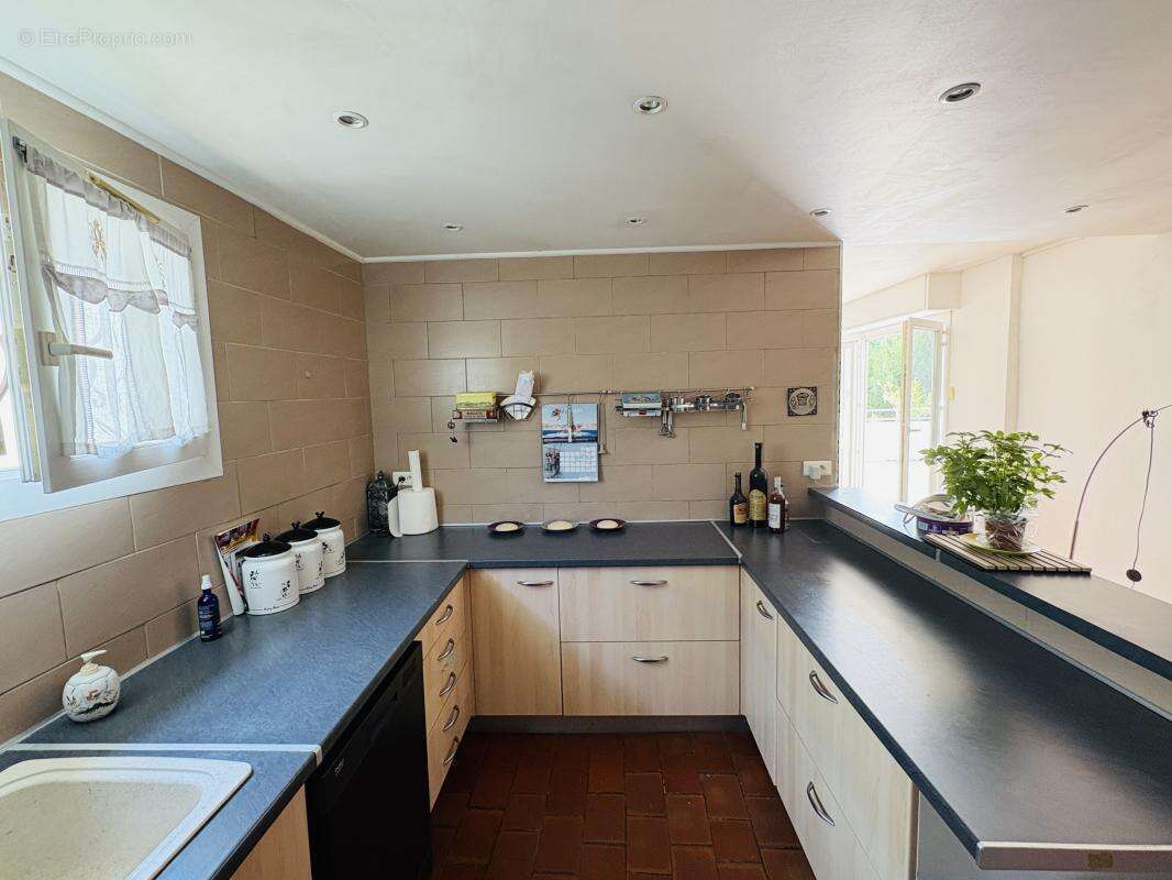 Appartement à MARSEILLE-11E