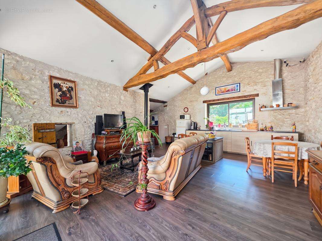 Maison à LAROQUE-TIMBAUT