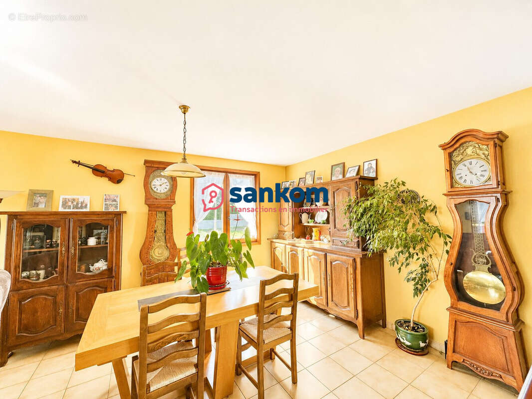 Maison 130 m² à Sanssac-L'eglise  - photo 6
