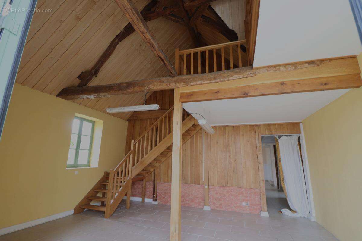 Maison à CLERE-LES-PINS