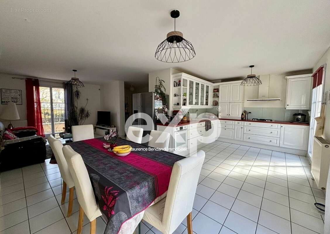 Maison à BAILLY-ROMAINVILLIERS