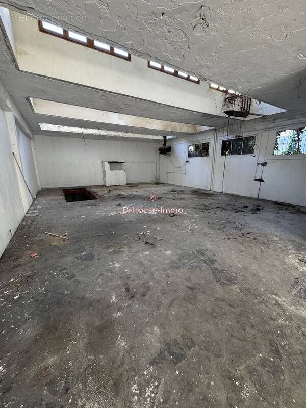 Commerce à MARSEILLE-5E