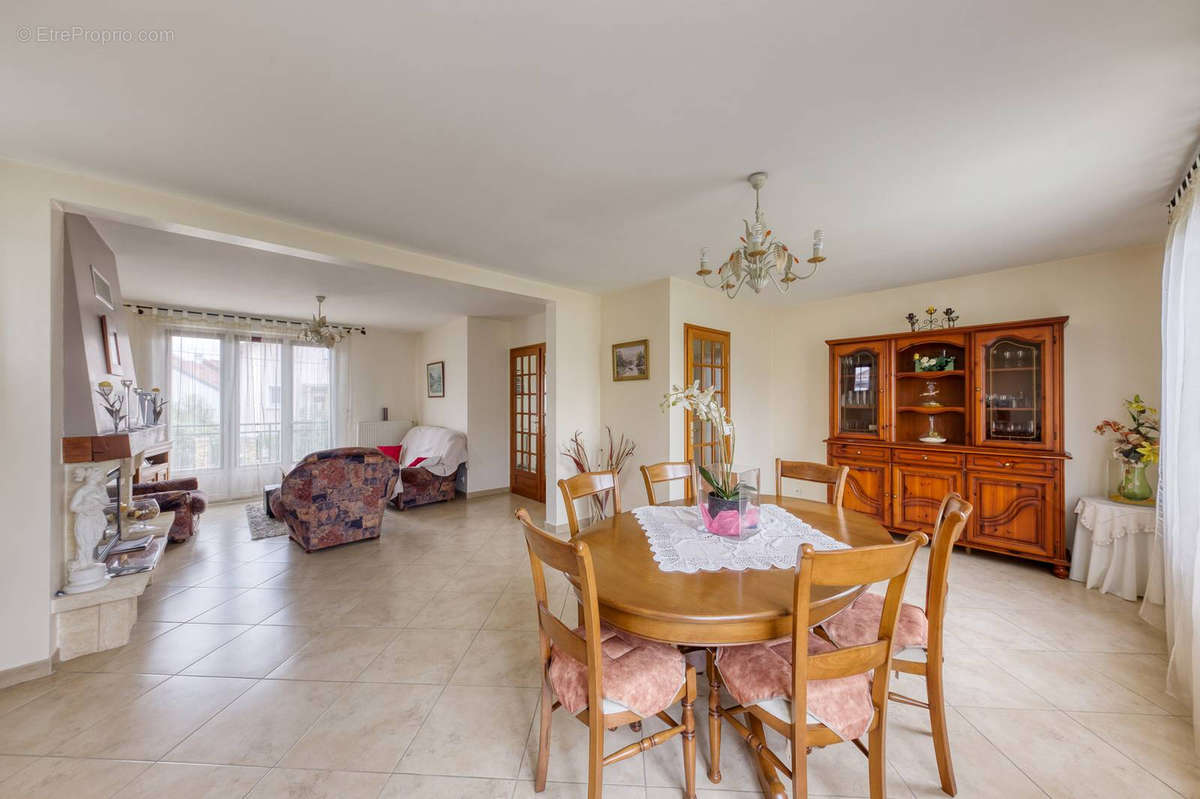 Maison à PONTAULT-COMBAULT