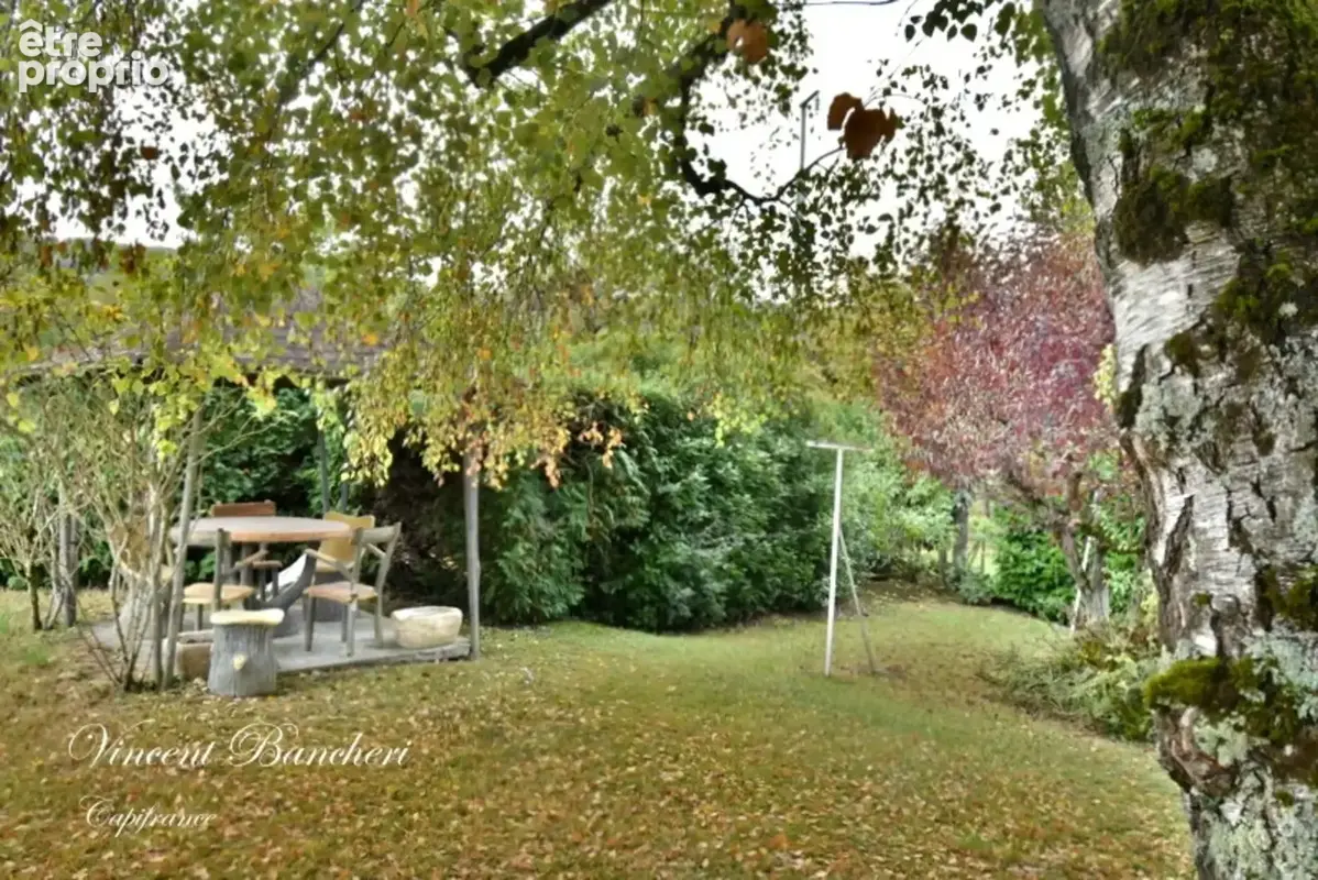 PERS-JUSSY, Maison des années 60 avec beau potentiel dans un environnement calme et champêtre - photo 2