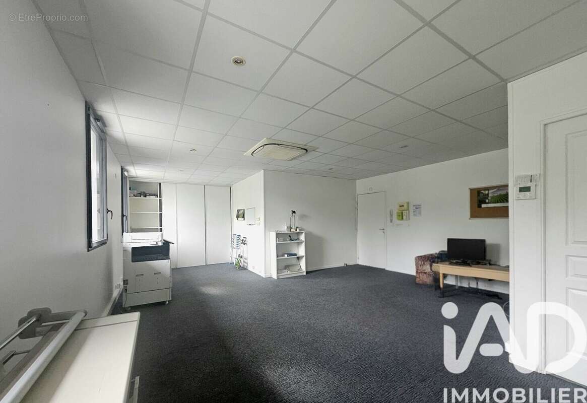 Commerce 42 m² à Saint-Pierre-D'irube  - photo 2