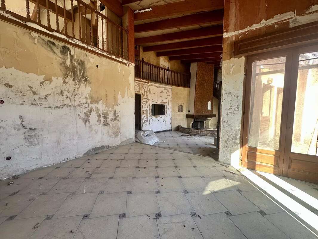 Maison à CLERMONT-LE-FORT