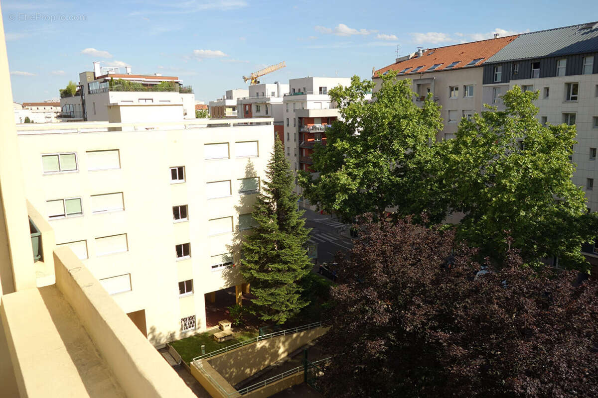 LYON 8 / Marius Berliet / Appartement Lyon 3 pièces 77 m2 - photo 2
