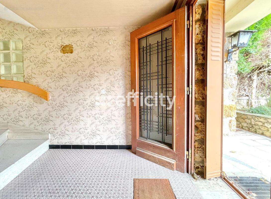 Maison à LES CLAYES-SOUS-BOIS