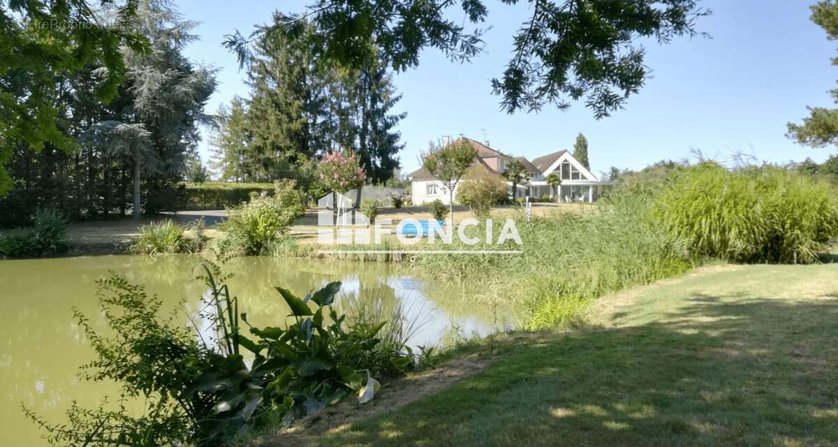 Maison à NIEUIL-L&#039;ESPOIR