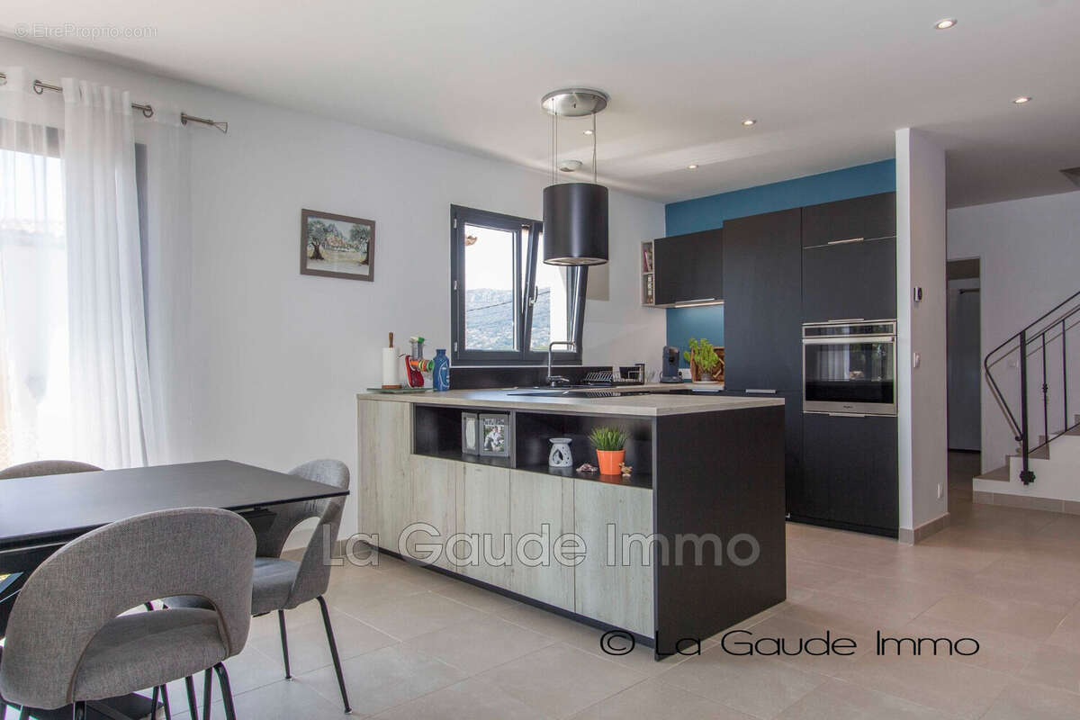 Maison à LA GAUDE