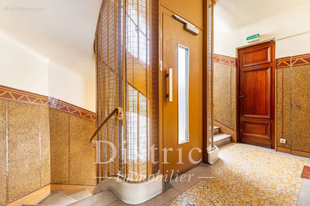Appartement à PARIS-15E