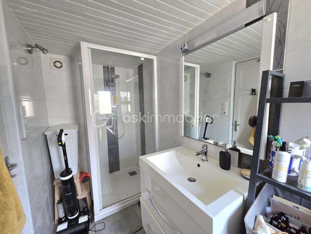 Appartement à PUY-GUILLAUME