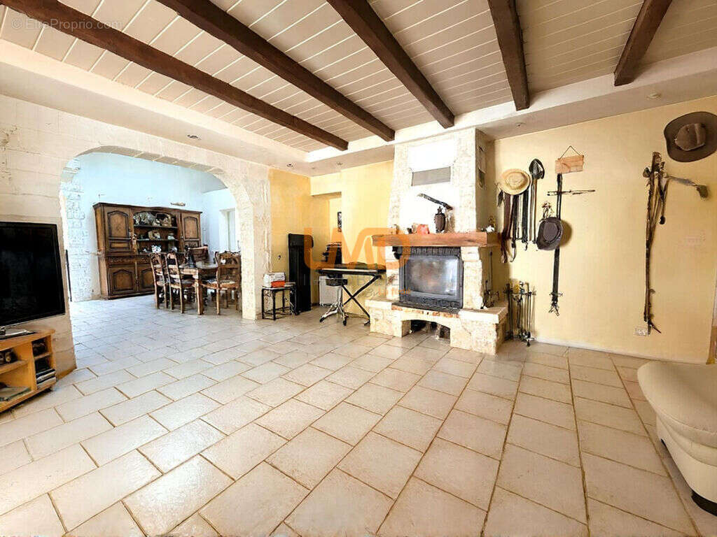 Propriété de 265 m², piscine, logements indépendants à Tourrette - photo 9