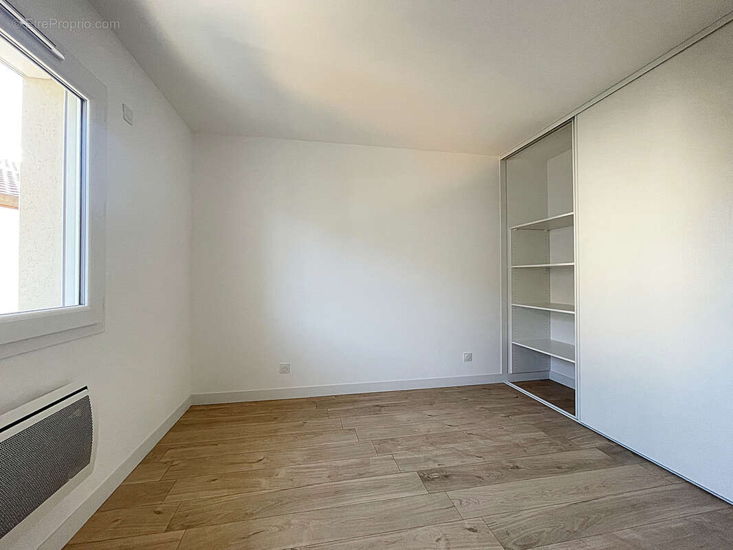 Maison à SEREZIN-DE-LA-TOUR