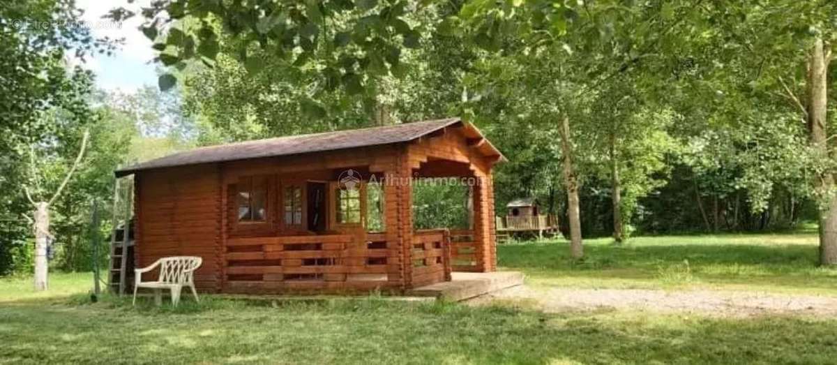 Terrain à LA CHARTRE-SUR-LE-LOIR