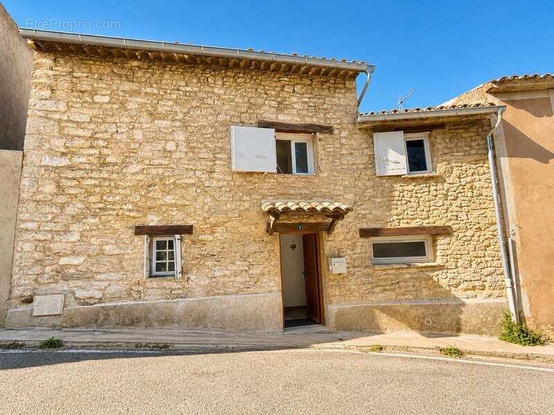 Maison à BONNIEUX