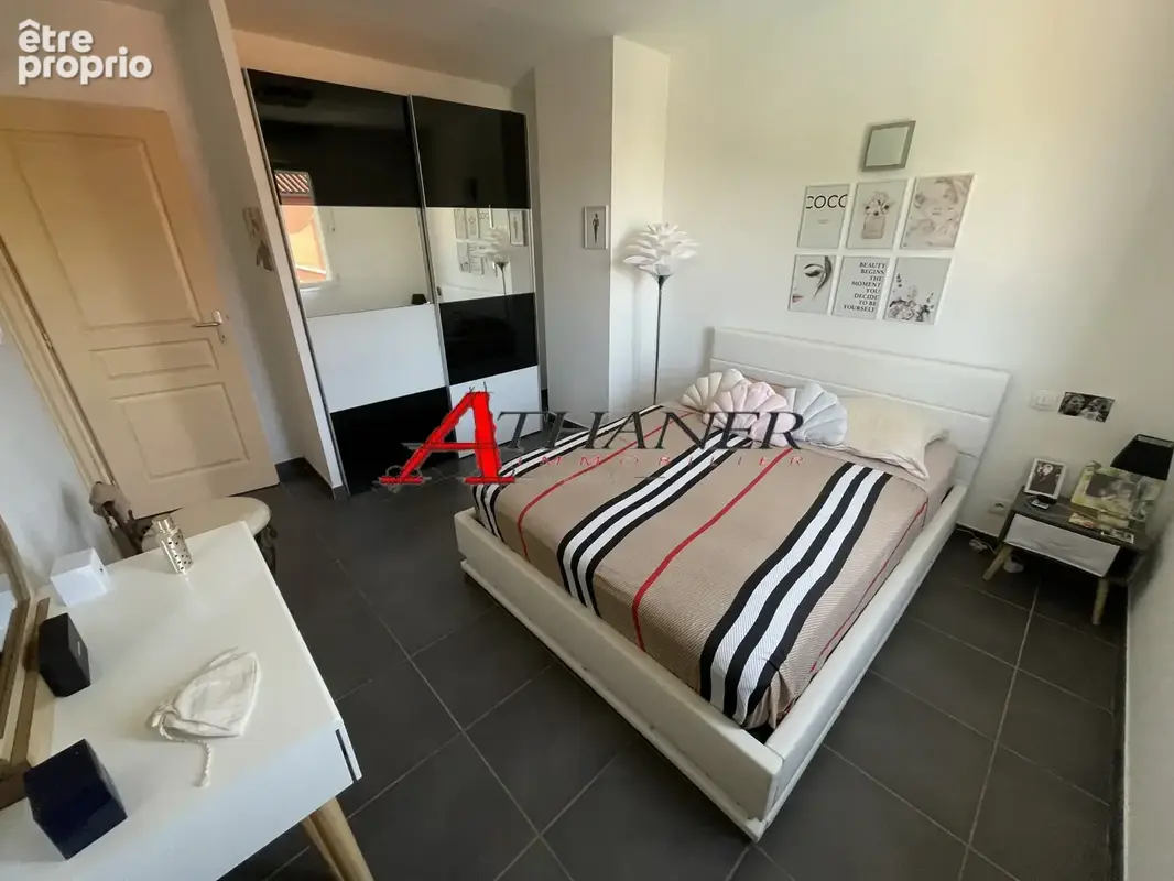 Palau Del Vidre - Villa 5 Pièces de 140m2 avec Piscine et 467m2 de Terrain - photo 12