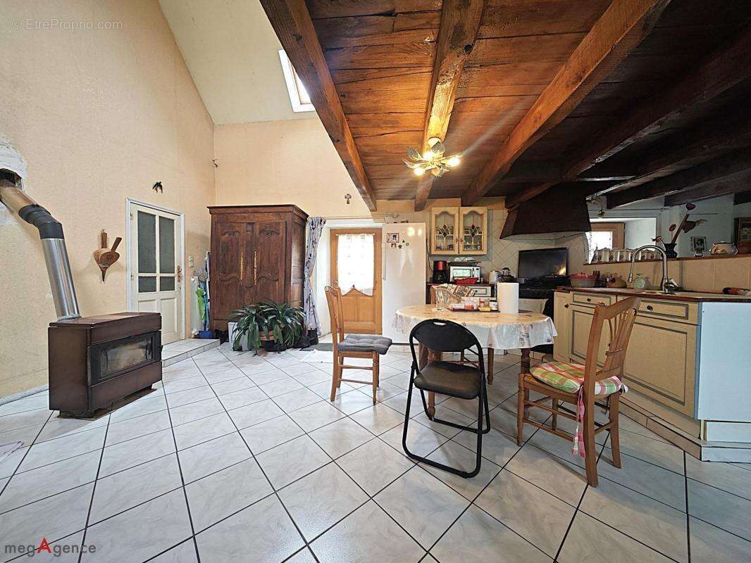 Maison à GUEHENNO