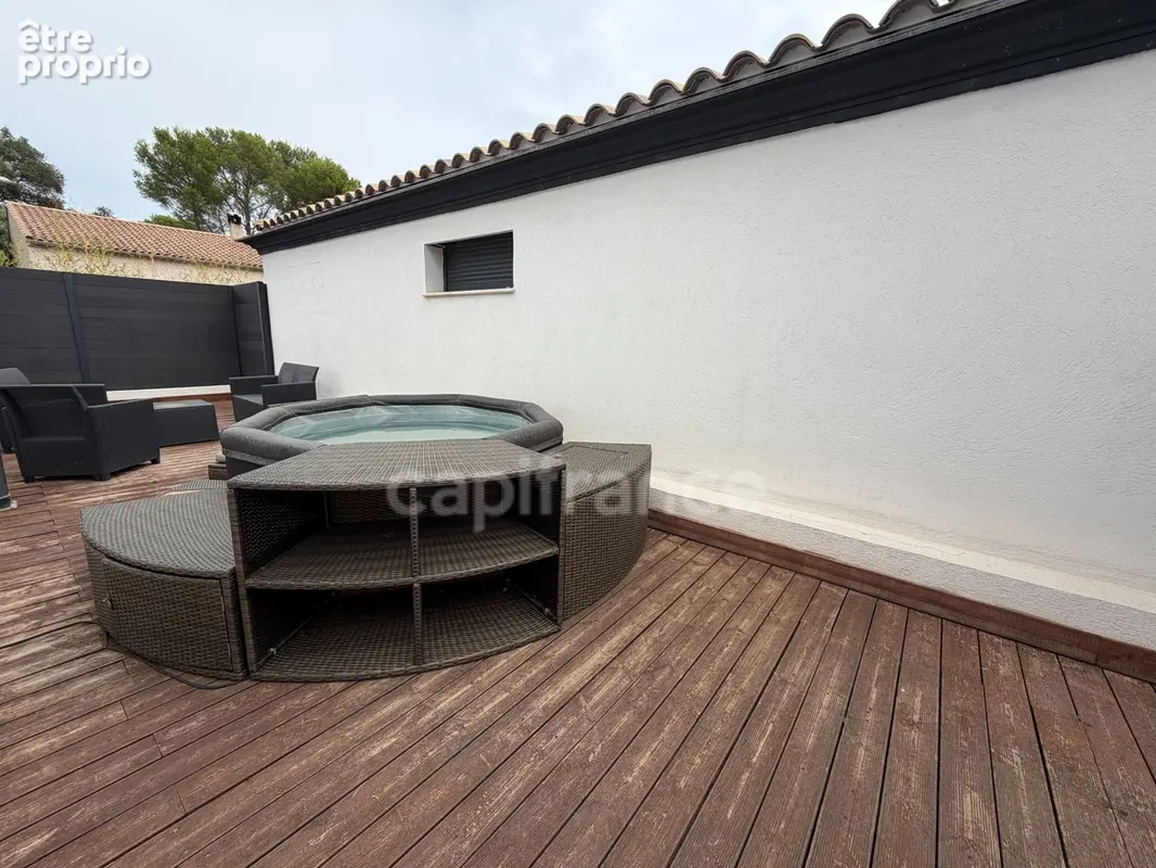 Maison à vendre 4 pièces SAINT AYGULF (83), piscine, jacuzzi,2 terrasses, jardin - photo 5