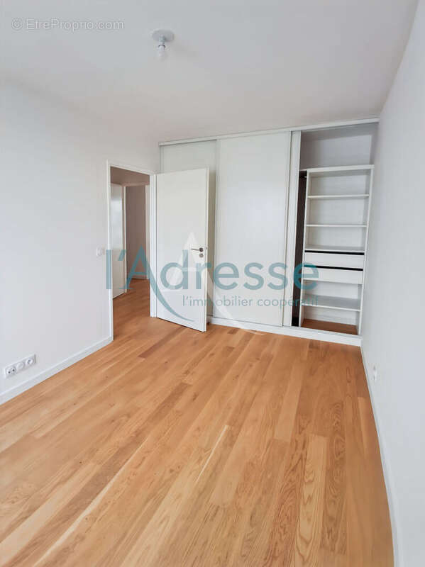 Appartement à SURESNES