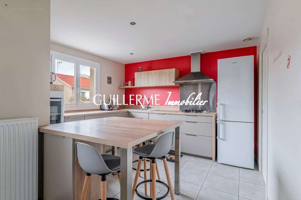 Maison à JASSANS-RIOTTIER