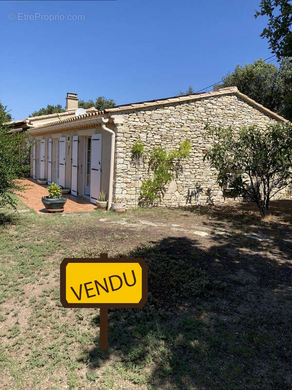 Maison à VENASQUE