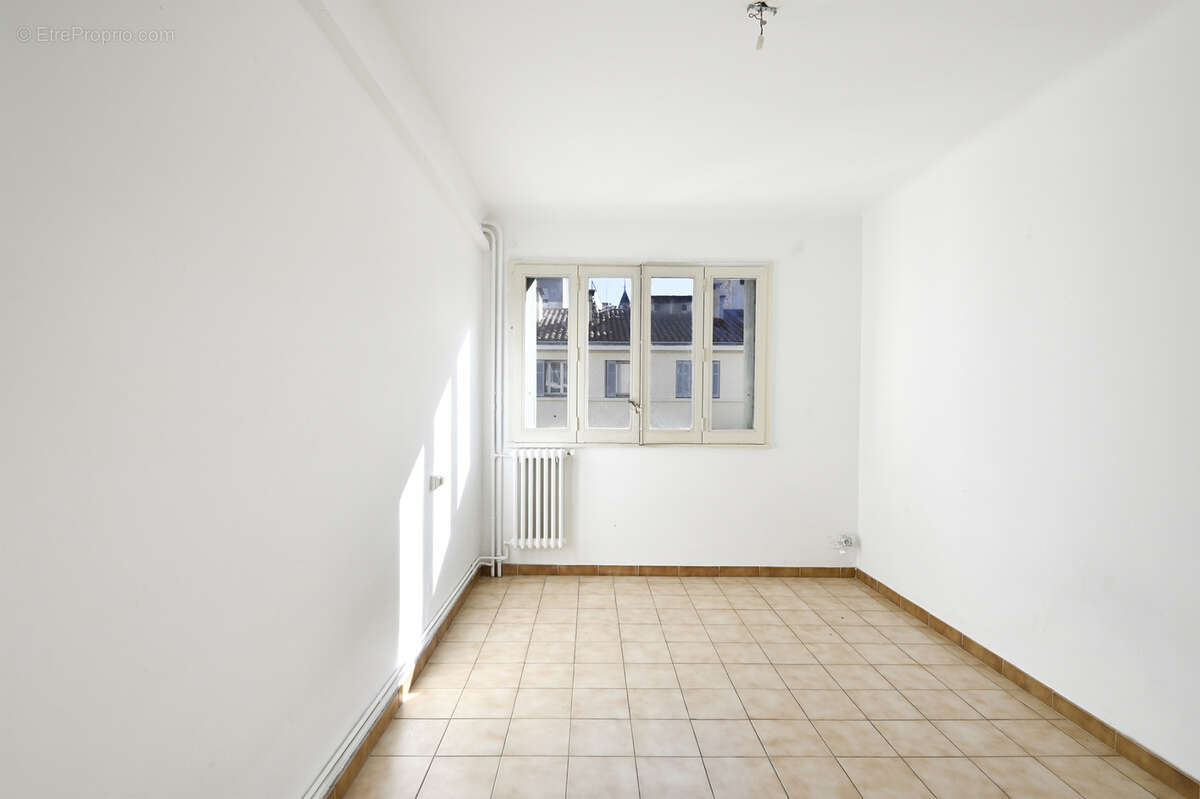 Appartement à MARSEILLE-3E