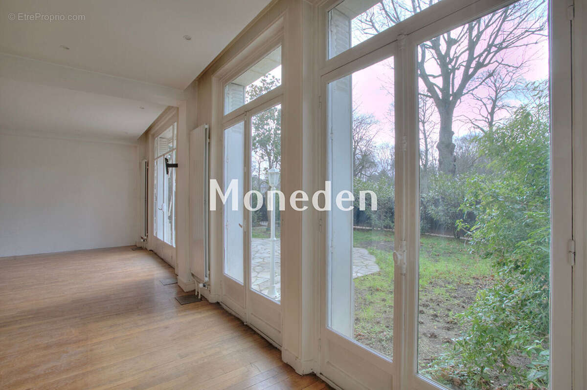 Appartement à NEUILLY-SUR-SEINE