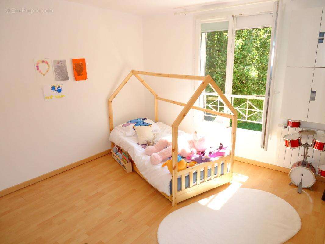 SARCELLES - Maison 7 pièces / 5 chambres - 132 m2- 481 000 € FAI - photo 11