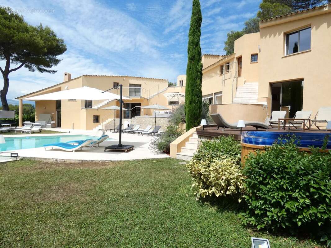 Maison à MOUGINS