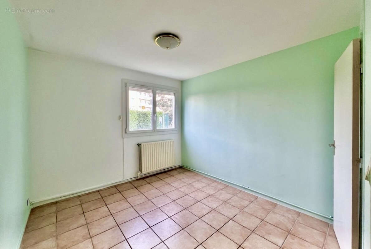 Appartement à DECINES-CHARPIEU