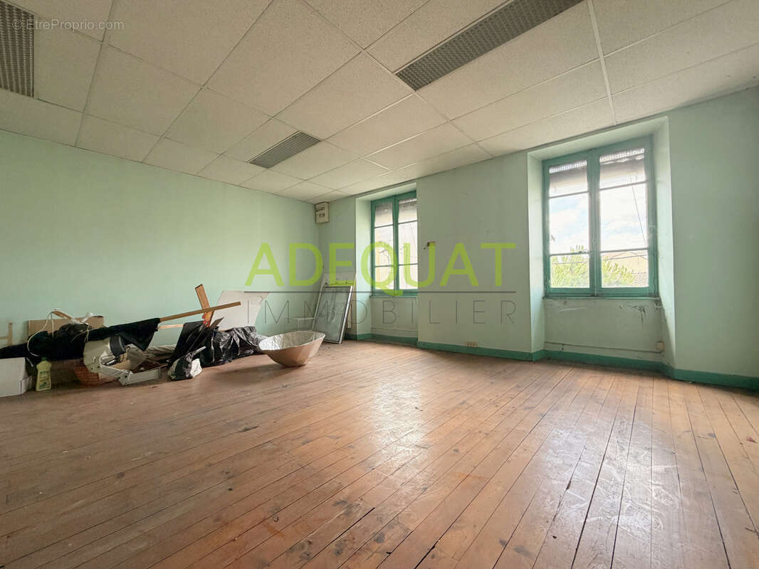 Appartement à LA TOUR-DU-PIN