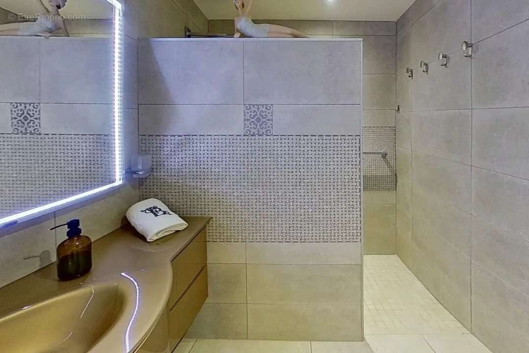 Appartement à HYERES