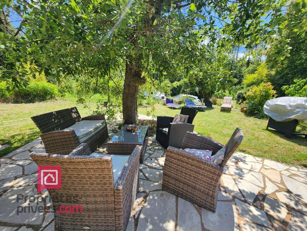 Maison à BAGNOLS-EN-FORET