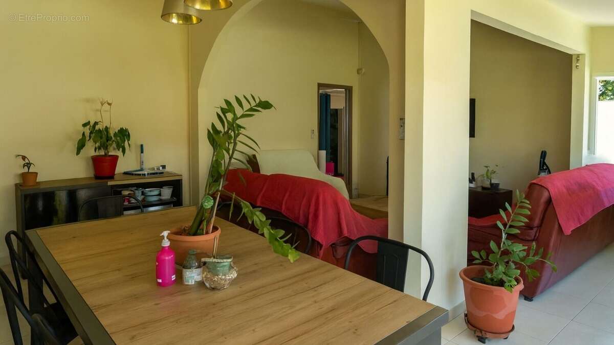 Maison 112 m² à Sainte-Marie  - photo 6