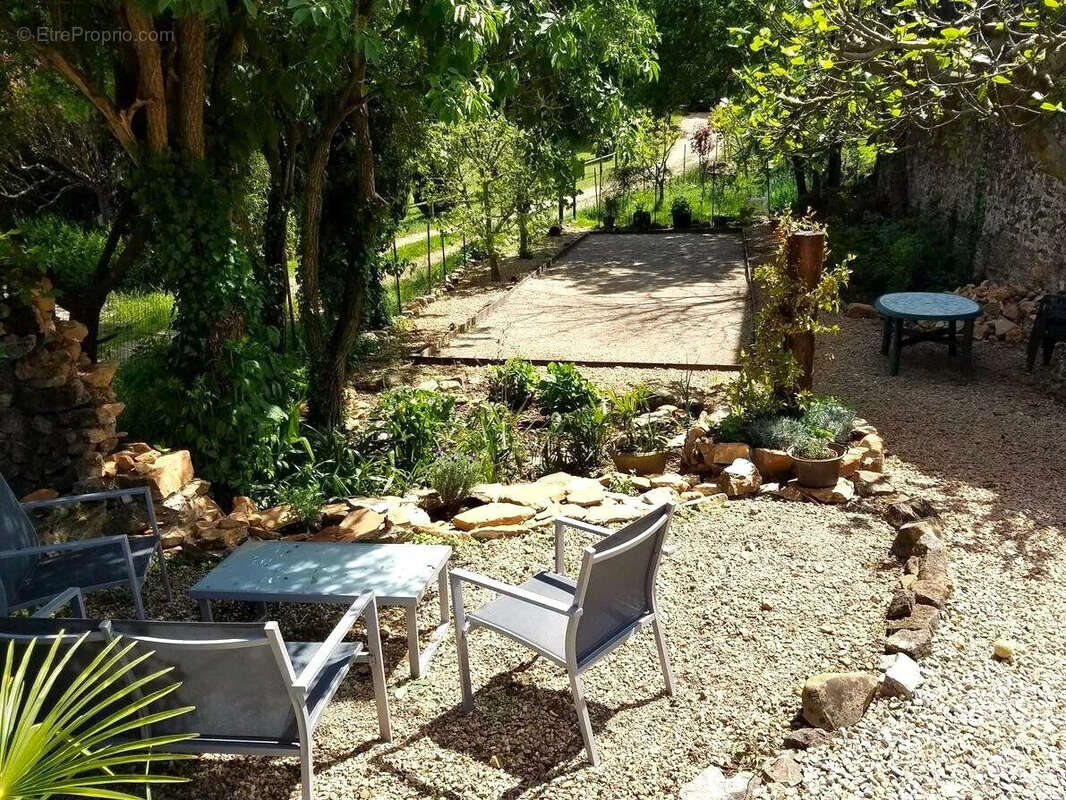 Maison 330 m² à Faugeres  - photo 9