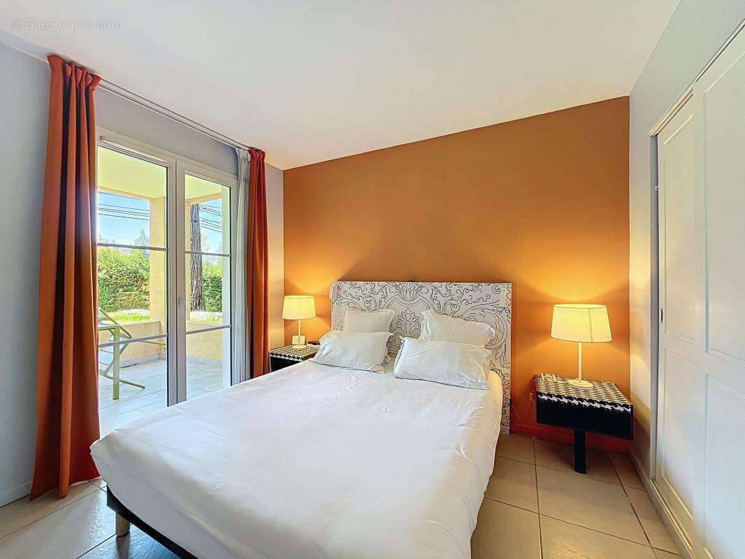 Appartement à MOUGINS