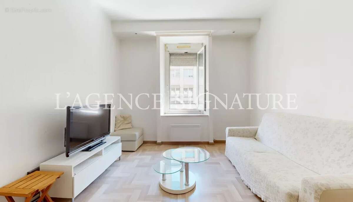 ** a vendre - studio 28 m² - nice centre ** - photo 5
