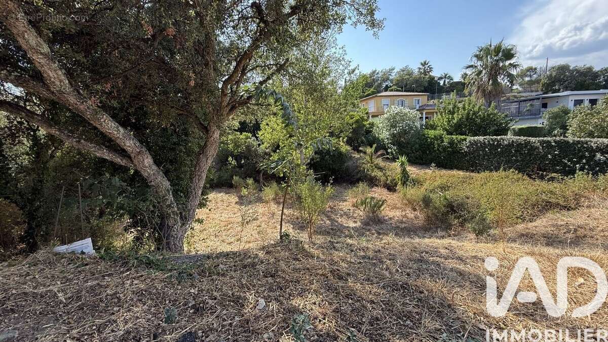 Photo 4 - Terrain à FREJUS