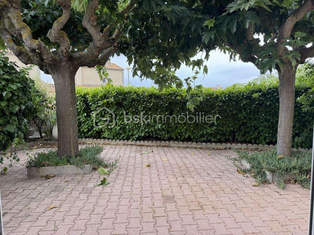 Exclusivité – maison familiale avec jardin arboré, garage et double terrasse – conilhac-corbières - photo 2