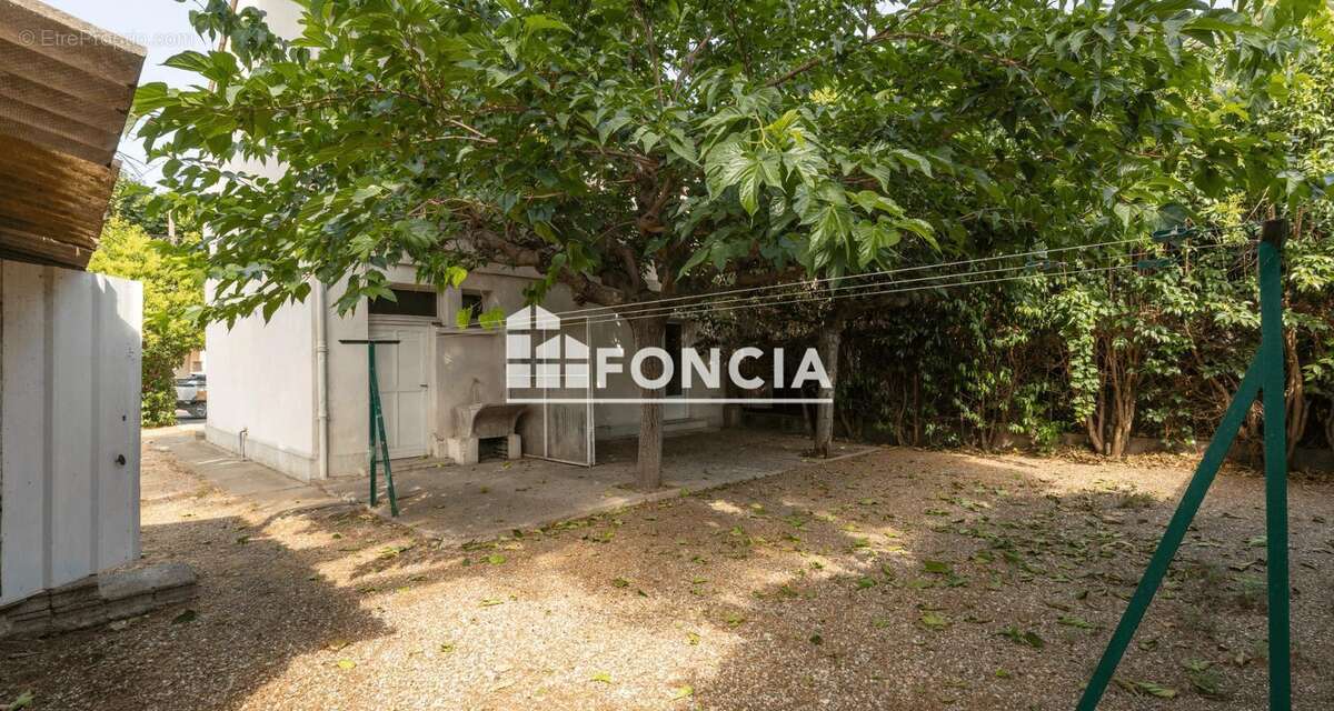 Pézenas centre - Maison de ville T4 avec jardin de 320 m² et garage - photo 3