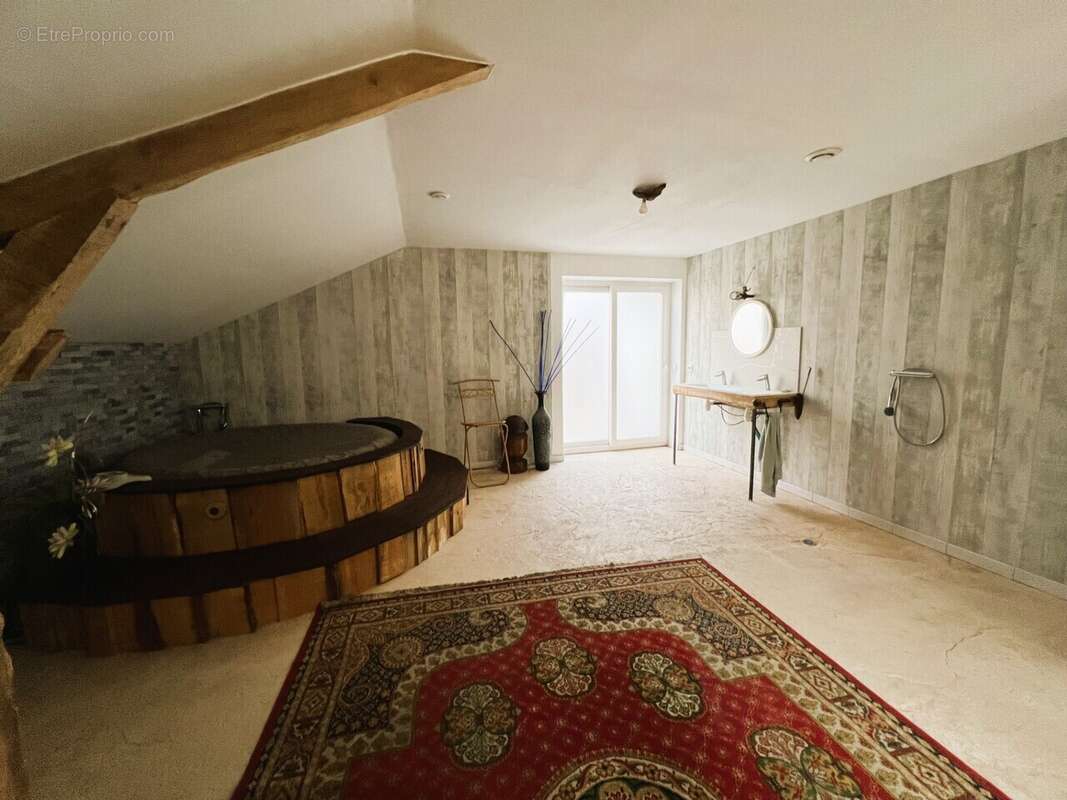 Maison à SAINT-PARDOUX-LA-CROISILLE