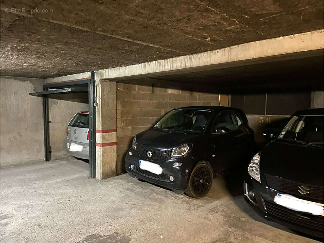 Parking à PARIS-20E