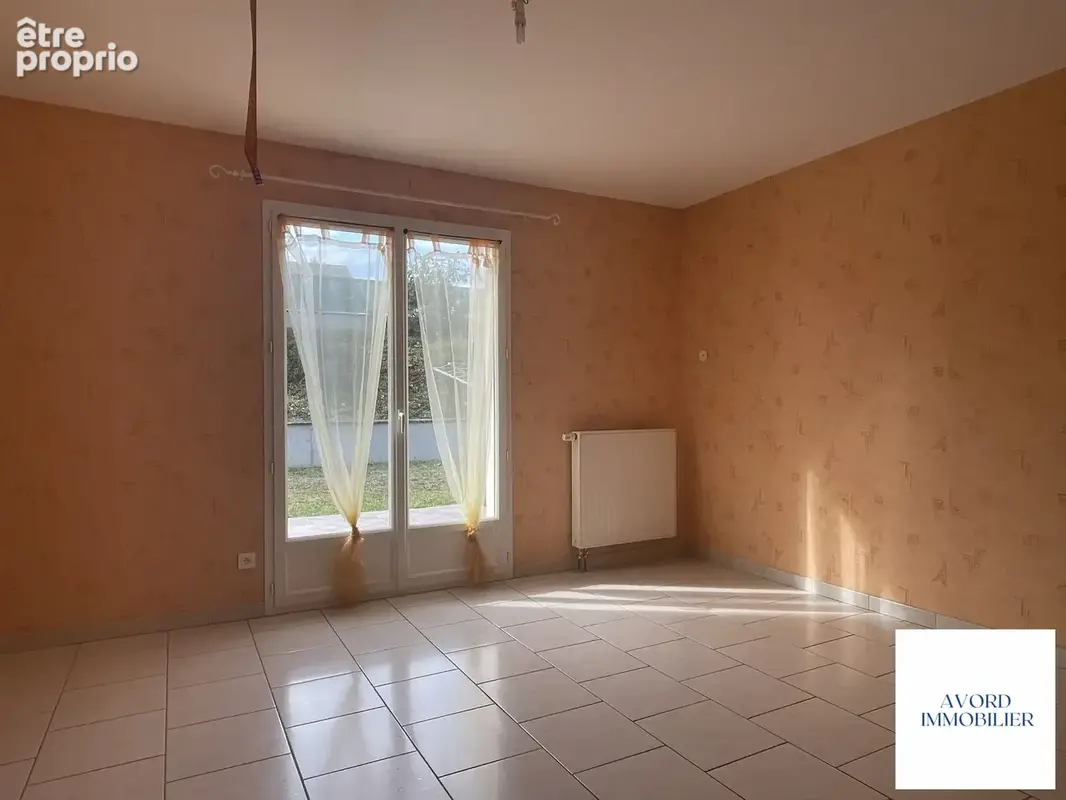 Maison 106 m² à Avord  - photo 6